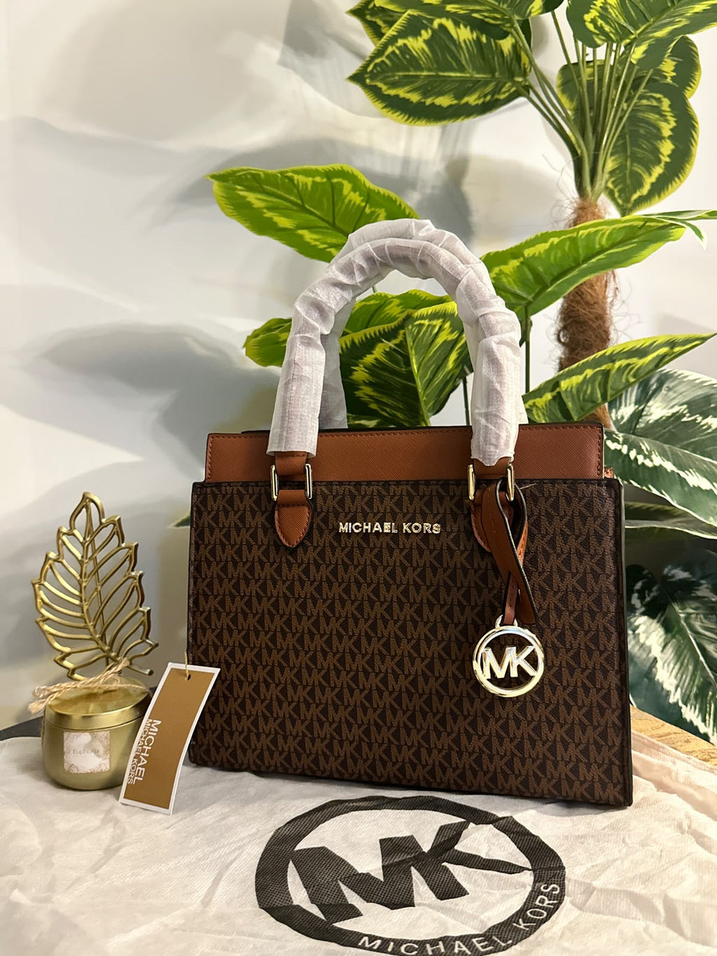 Miche@l Kors Signature Bag