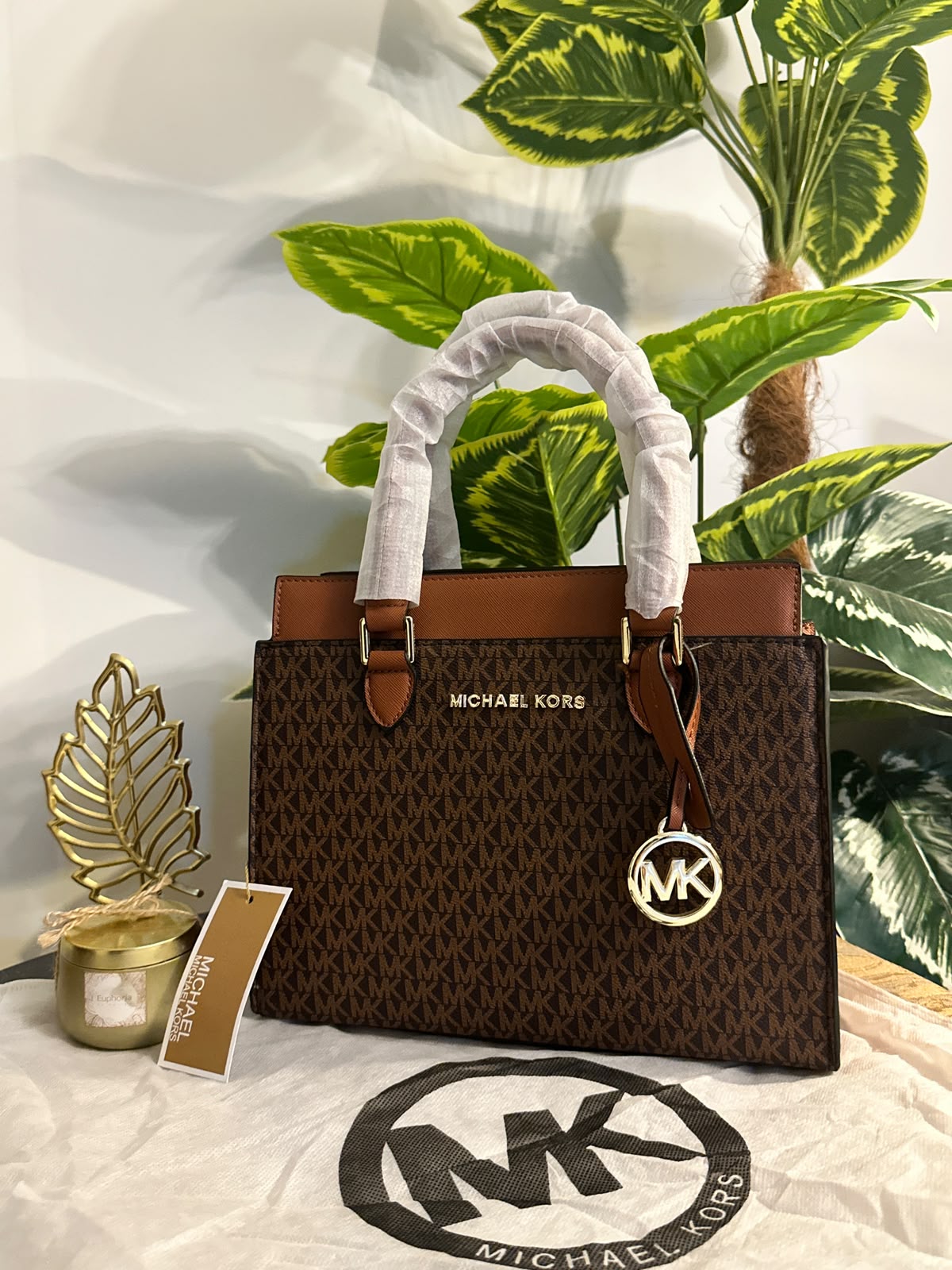 Miche@l Kors Signature Bag