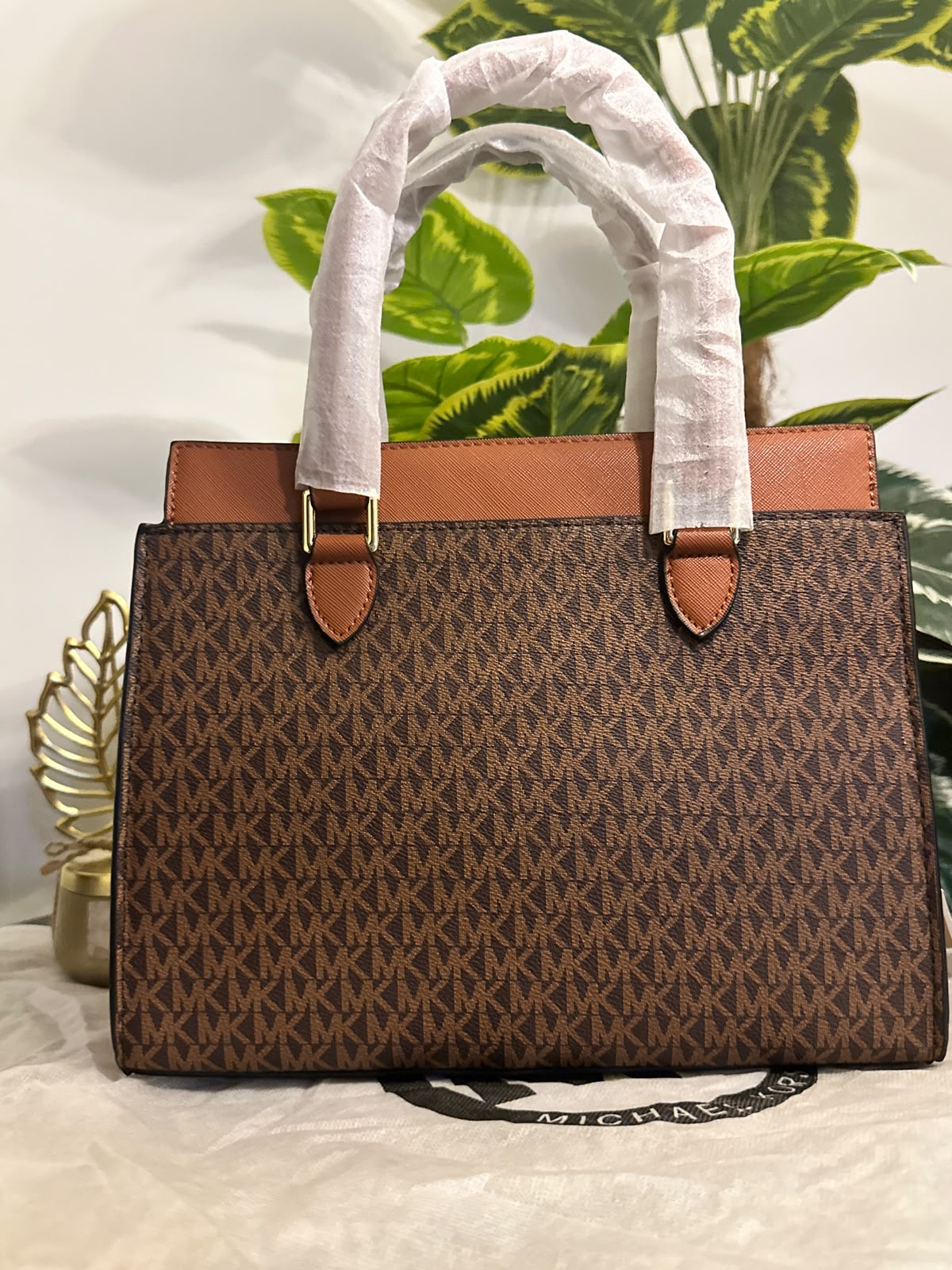 Miche@l Kors Signature Bag