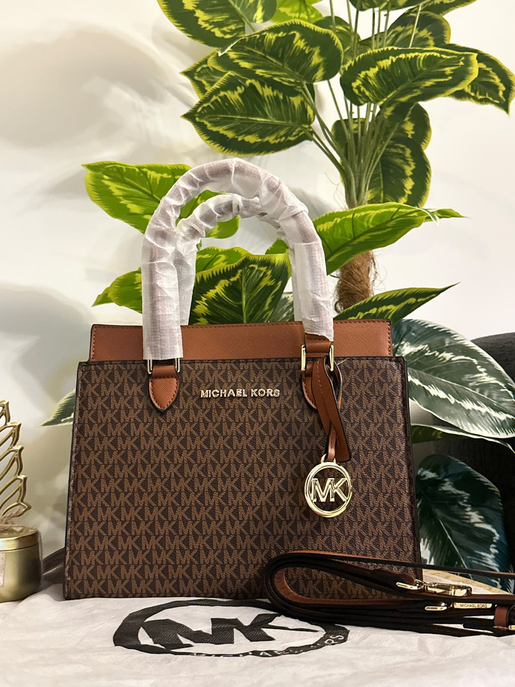 Miche@l Kors Signature Bag