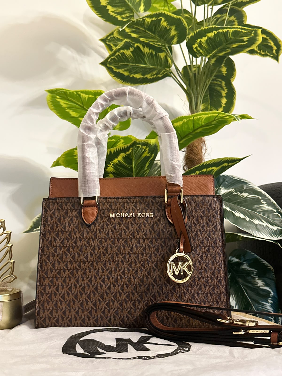 Miche@l Kors Signature Bag